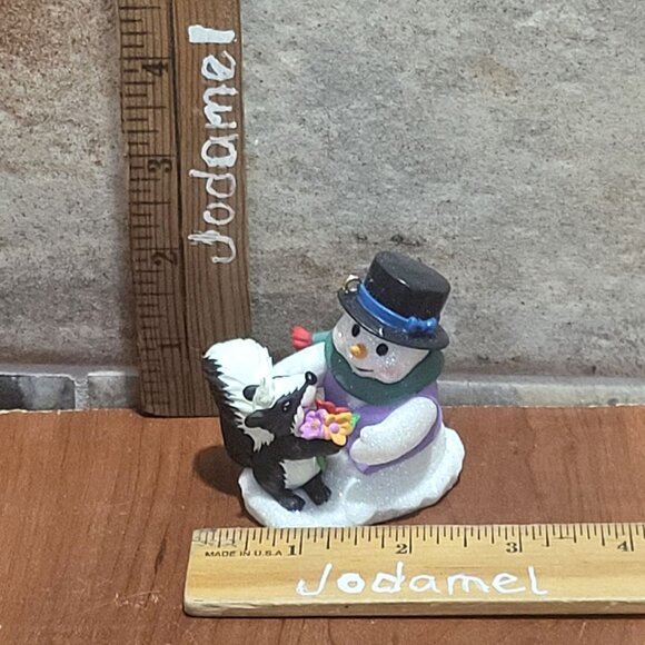 Hallmark Snow Buddies 2006 Snowman Skunk Christmas Ornament - Picture 9 of 12